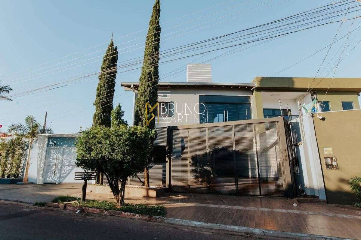 Sobrado à venda com 4 quartos, 184m² - Jardim Jacaranda,Campo Grande