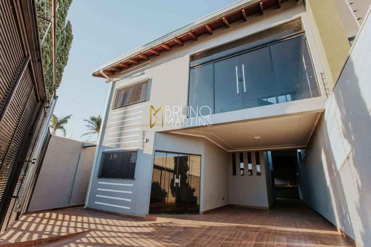 Sobrado à venda com 4 quartos, 184m² - Jardim Jacaranda,Campo Grande